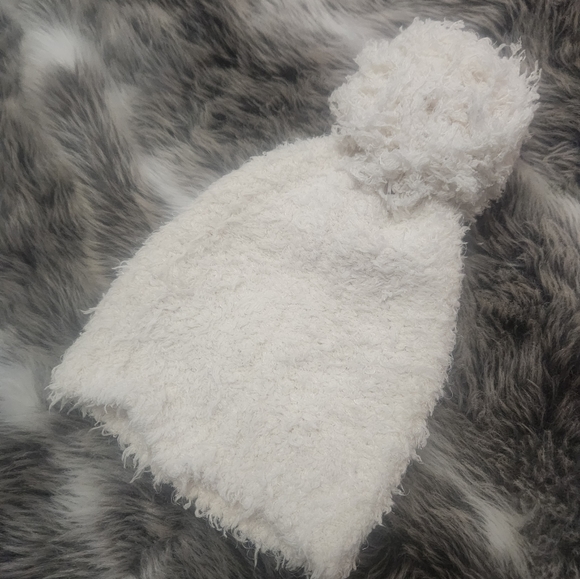 Lemon Snow Drift Hat Beanie | Color: Cream/White - Picture 4 of 5